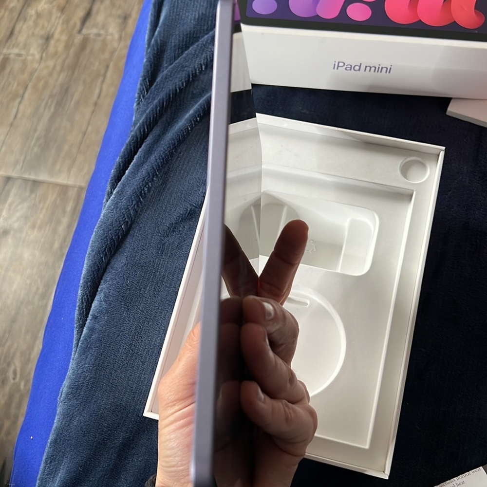 Ipad Mini (6th Generation) Wifi - 256GB with Apple Pencil. - Picture 6 of 12